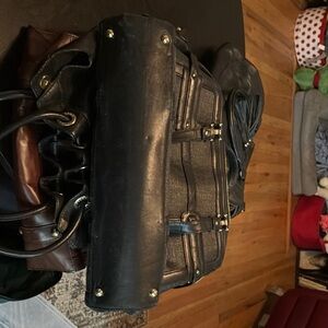 Elegant Black Leather Shoulder Bag